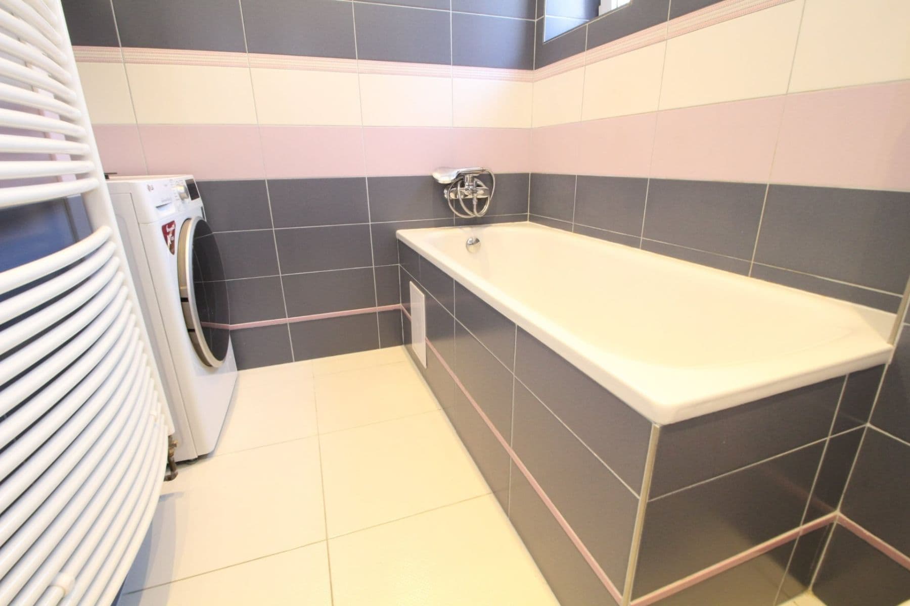 Prenájom bytu 2-izbový 54 m², Štěpánkova, Beroun, Středočeský kraj Prenájom bytu 2-izbový 54 m², Štěpánkova, Beroun, Středočeský kraj