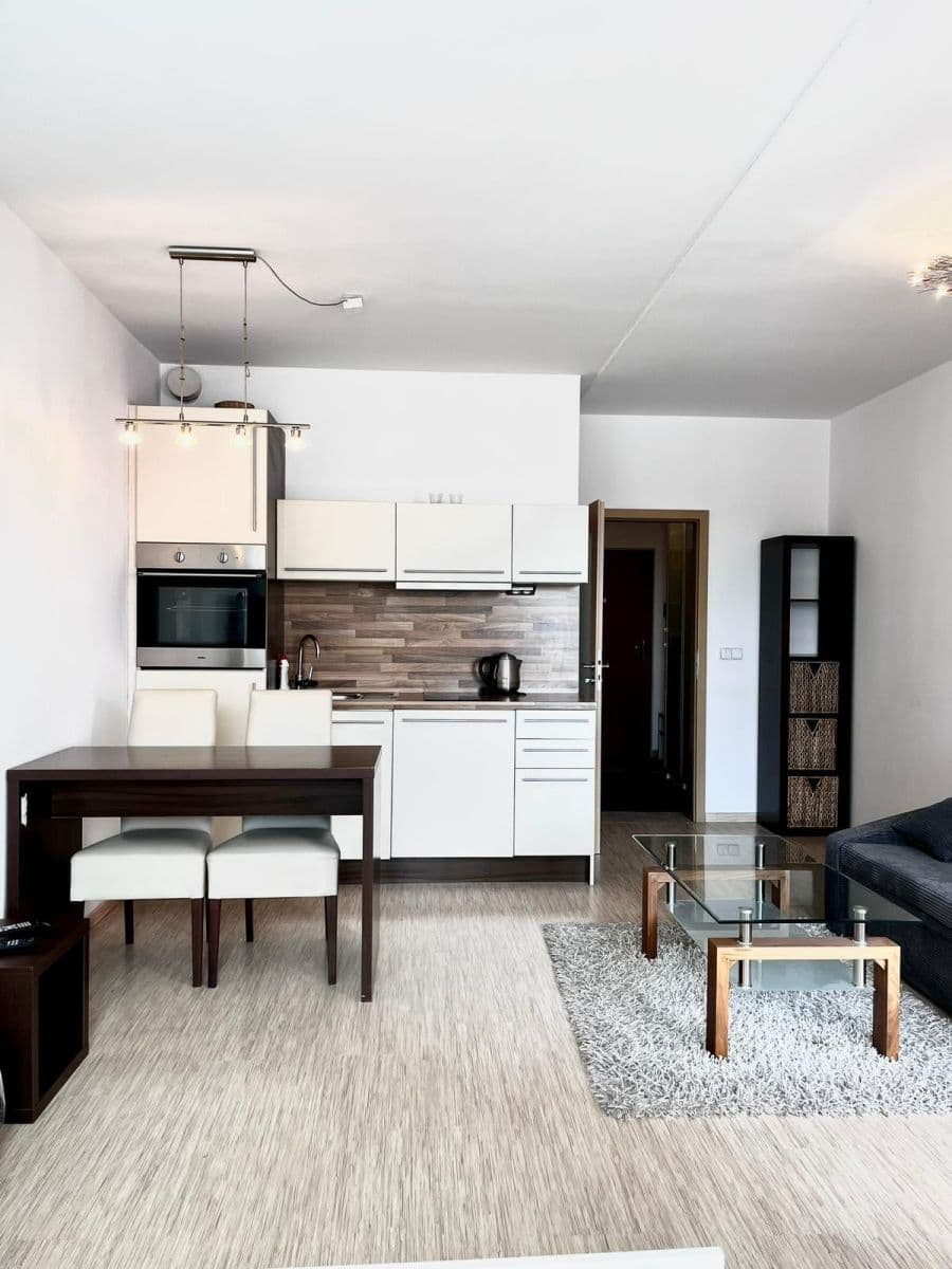 Prenájom bytu 2-izbový 41 m², Vorařská, Praha, Praha Prenájom bytu 2-izbový 41 m², Vorařská, Praha, Praha