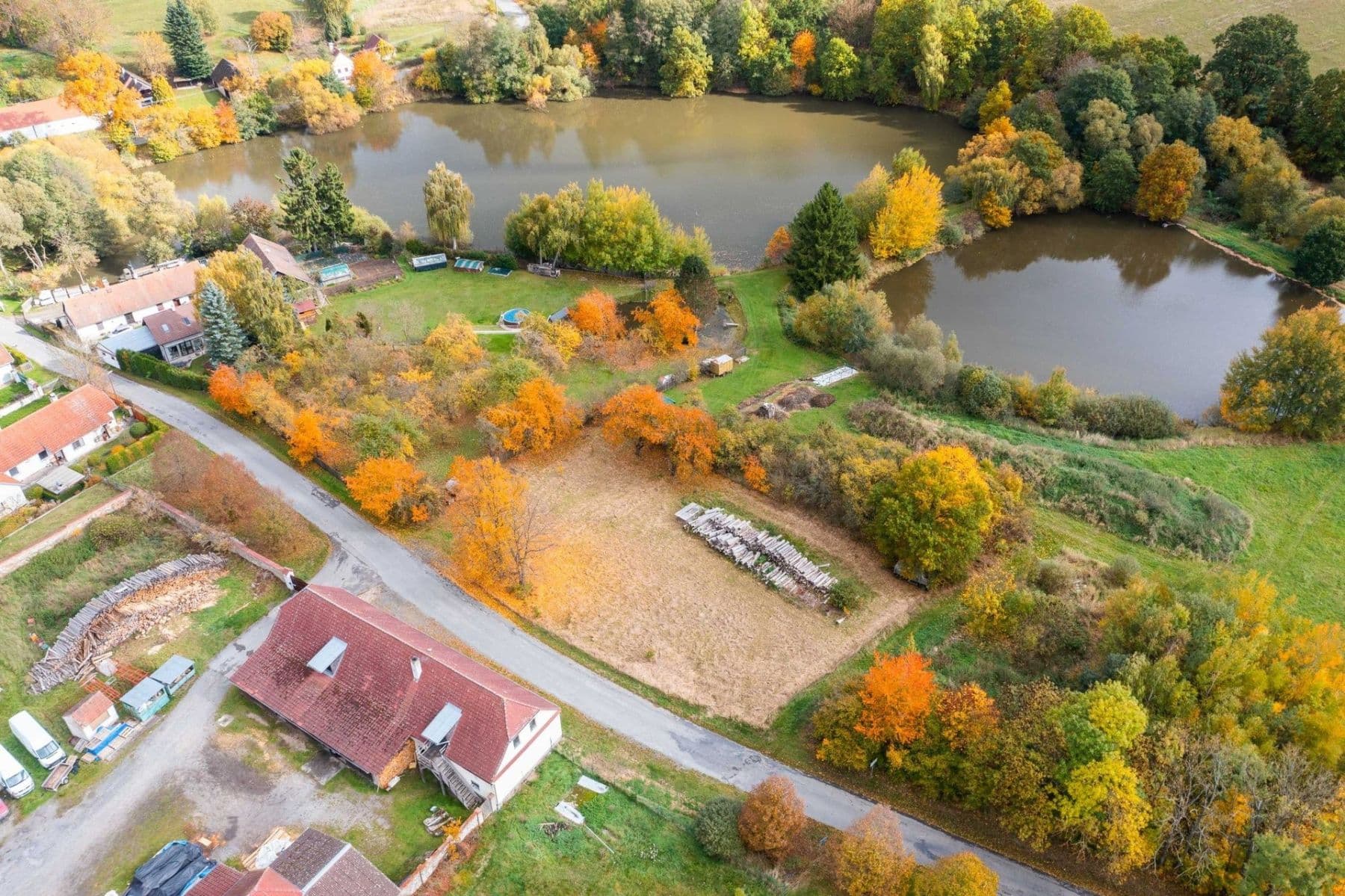 Predaj pozemku 3.200 m², Chotoviny, Jihočeský kraj Predaj pozemku 3.200 m², Chotoviny, Jihočeský kraj