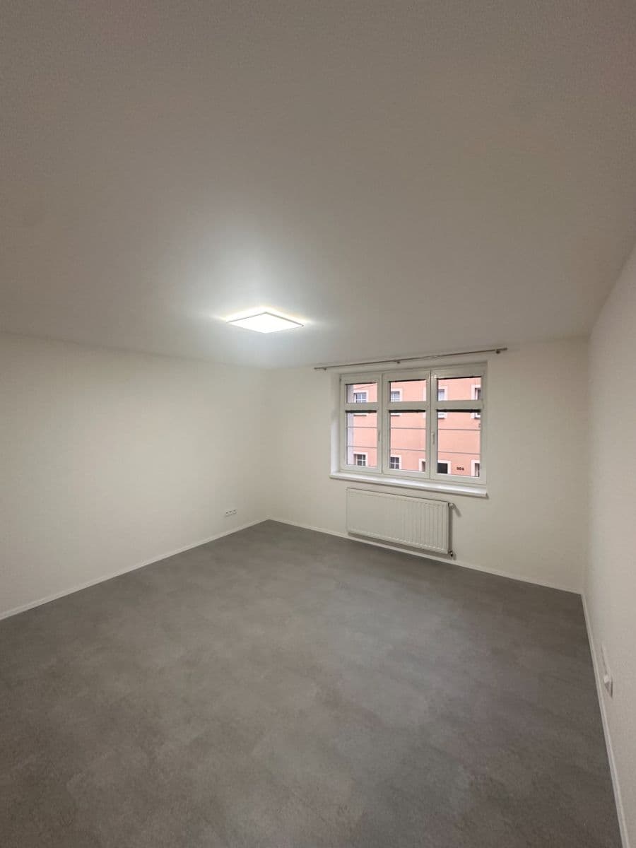 Prenájom bytu 3-izbový 100 m², Na Perštýně, Liberec, Liberecký kraj Prenájom bytu 3-izbový 100 m², Na Perštýně, Liberec, Liberecký kraj