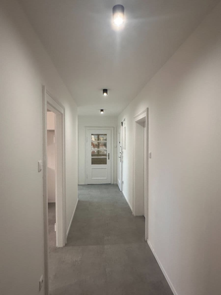 Prenájom bytu 3-izbový 100 m², Na Perštýně, Liberec, Liberecký kraj Prenájom bytu 3-izbový 100 m², Na Perštýně, Liberec, Liberecký kraj