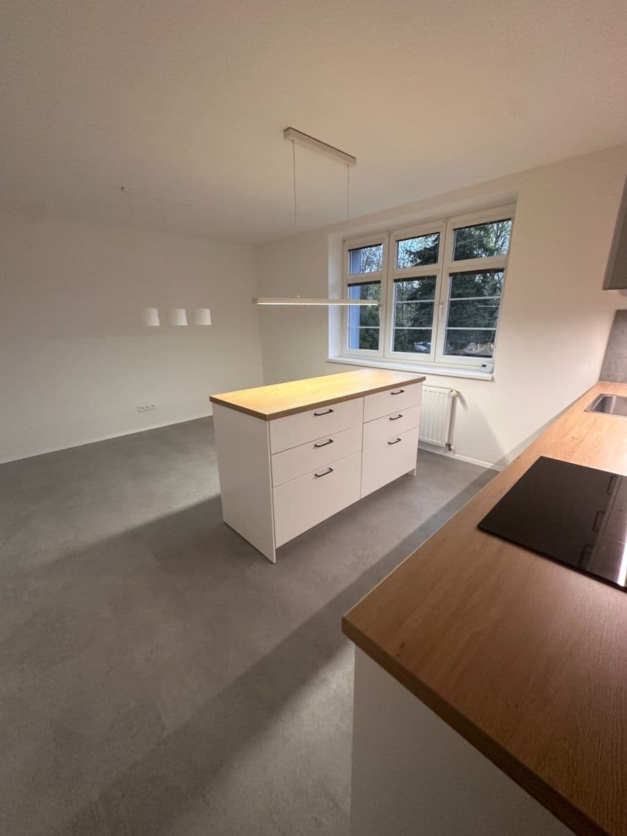 Prenájom bytu 3-izbový 100 m², Na Perštýně, Liberec, Liberecký kraj Prenájom bytu 3-izbový 100 m², Na Perštýně, Liberec, Liberecký kraj