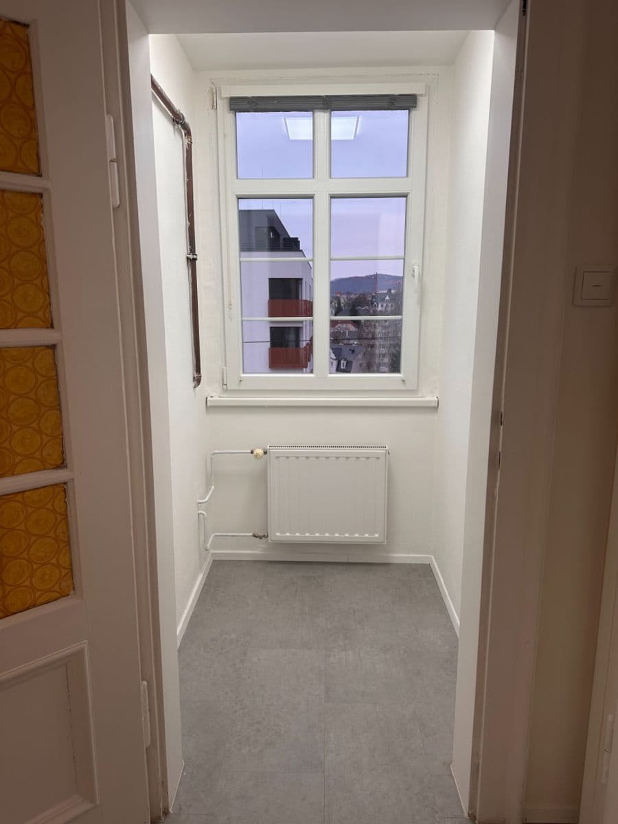 Prenájom bytu 3-izbový 100 m², Na Perštýně, Liberec, Liberecký kraj Prenájom bytu 3-izbový 100 m², Na Perštýně, Liberec, Liberecký kraj