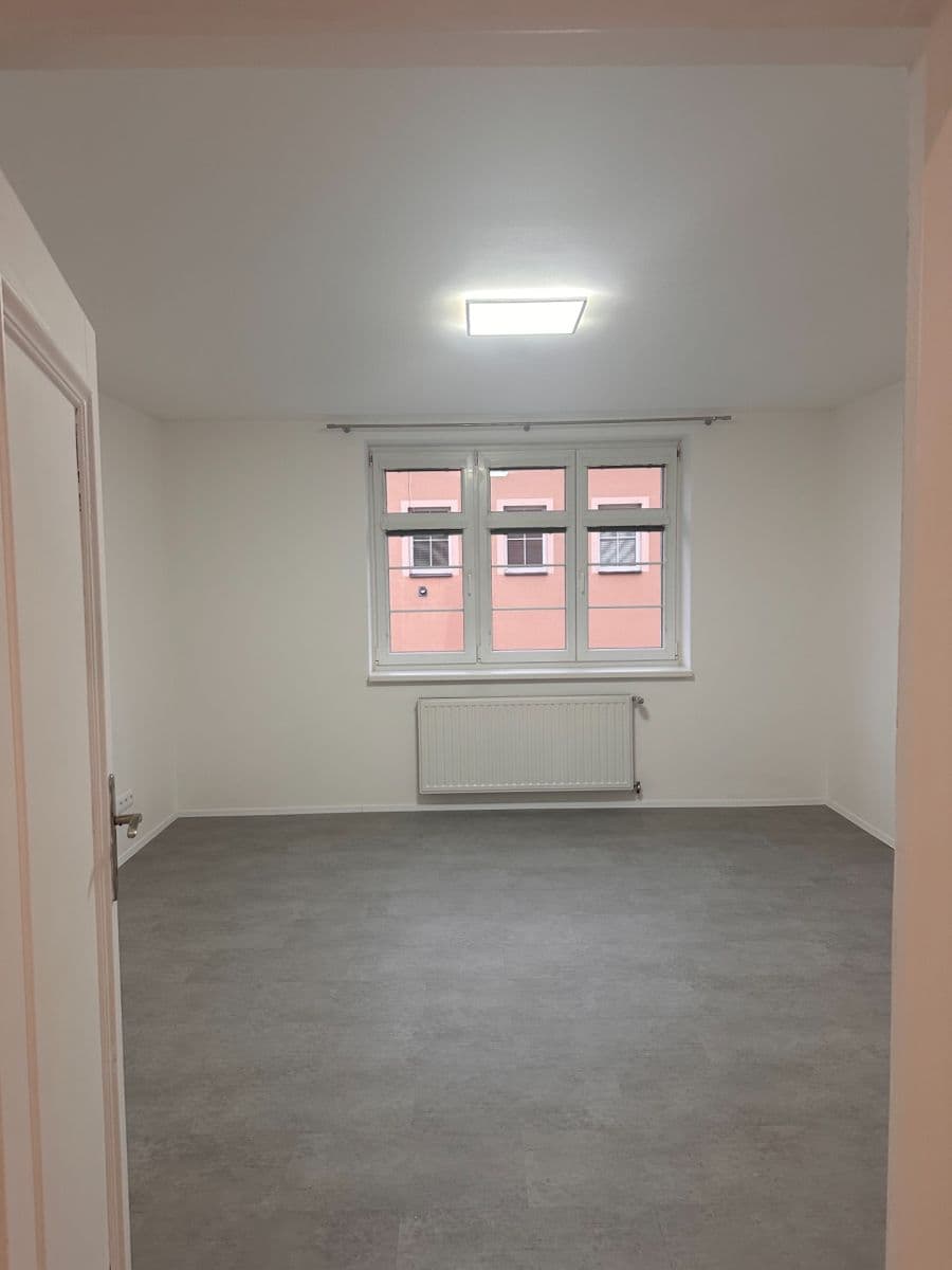 Prenájom bytu 3-izbový 100 m², Na Perštýně, Liberec, Liberecký kraj Prenájom bytu 3-izbový 100 m², Na Perštýně, Liberec, Liberecký kraj