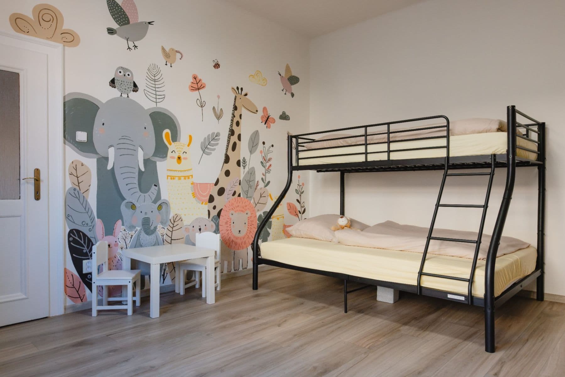 Prenájom bytu 3-izbový 100 m², Na Perštýně, Liberec, Liberecký kraj Prenájom bytu 3-izbový 100 m², Na Perštýně, Liberec, Liberecký kraj
