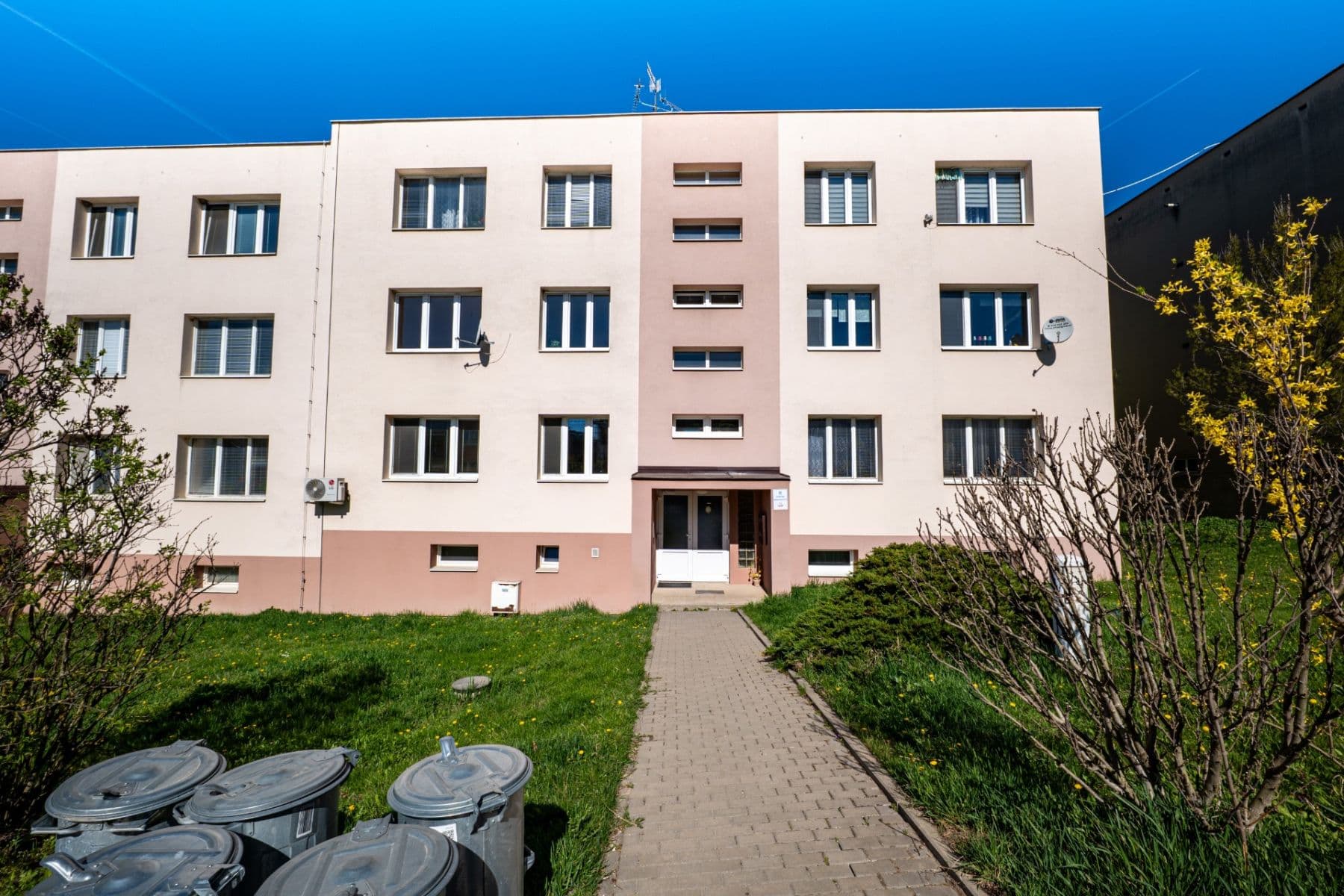 Predaj bytu 3-izbový 78 m², Dukelská, Mikulov, Jihomoravský kraj Predaj bytu 3-izbový 78 m², Dukelská, Mikulov, Jihomoravský kraj
