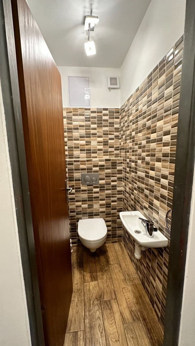 Prenájom bytu 2-izbový 55 m², Hrušovická, Praha, Praha Prenájom bytu 2-izbový 55 m², Hrušovická, Praha, Praha