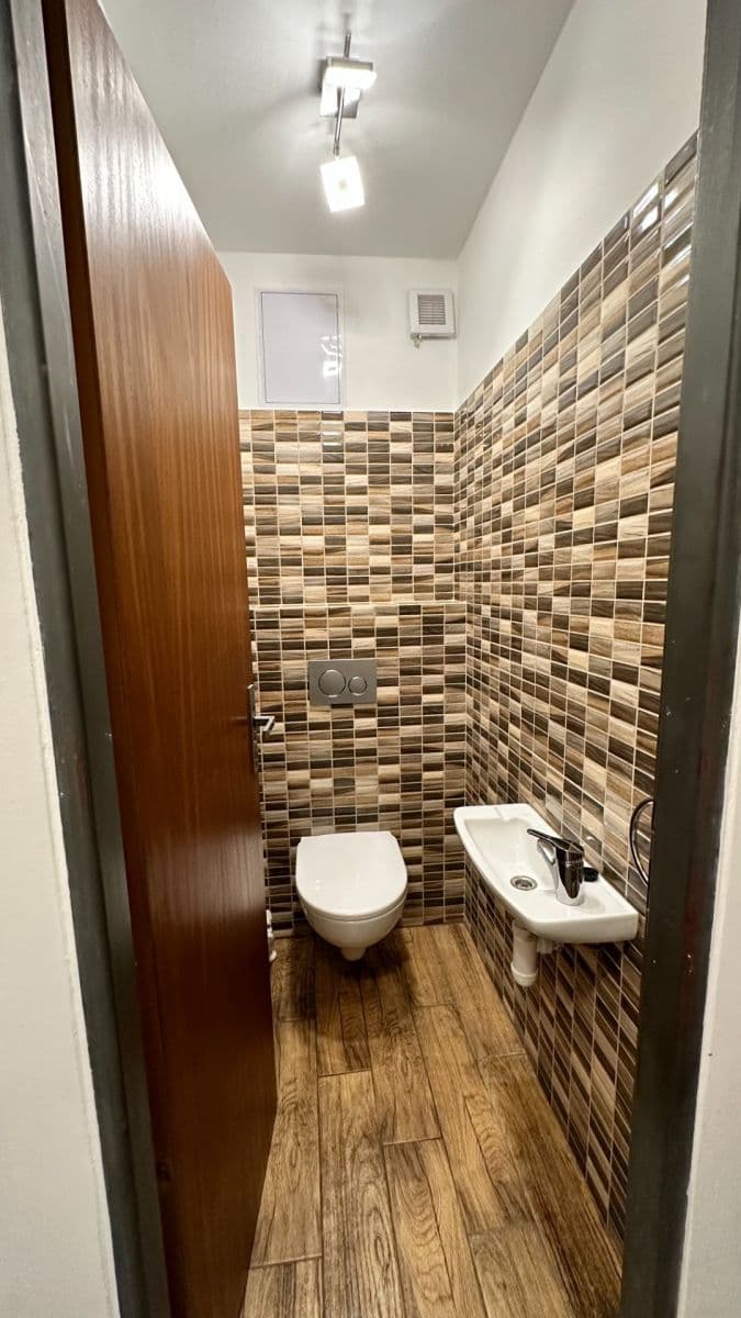Prenájom bytu 2-izbový 55 m², Hrušovická, Praha, Praha Prenájom bytu 2-izbový 55 m², Hrušovická, Praha, Praha