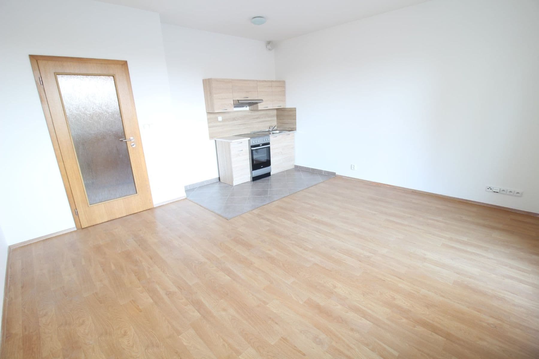 Prenájom bytu 1-izbový 30 m², Miroslava Hajna, Praha, Praha Prenájom bytu 1-izbový 30 m², Miroslava Hajna, Praha, Praha