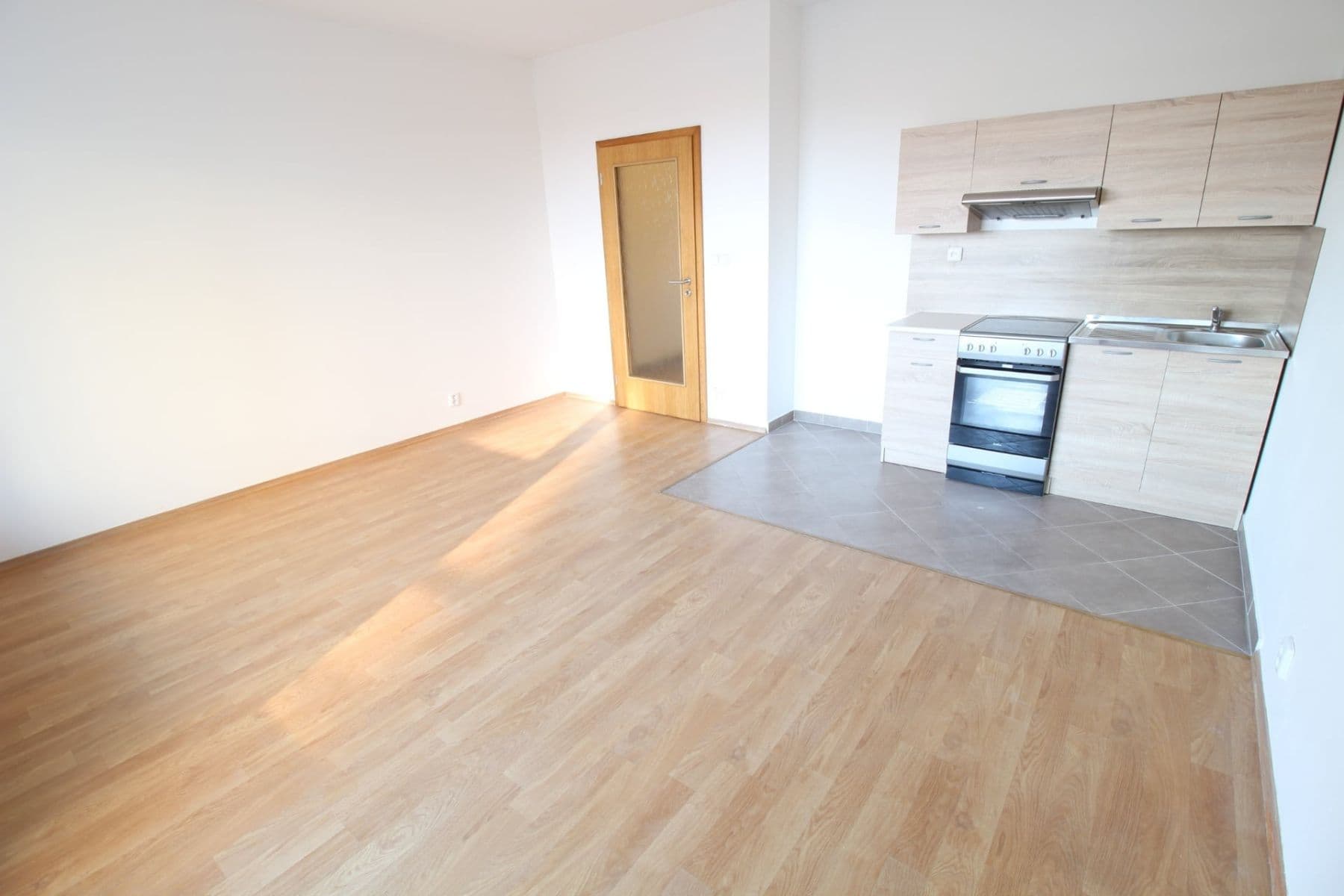 Prenájom bytu 1-izbový 30 m², Miroslava Hajna, Praha, Praha Prenájom bytu 1-izbový 30 m², Miroslava Hajna, Praha, Praha