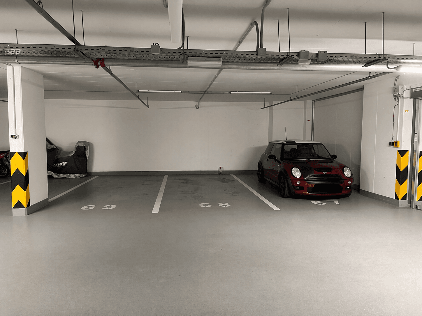 Prenájom garáže 12 m², Hlučkova, Praha, Praha Prenájom garáže 12 m², Hlučkova, Praha, Praha