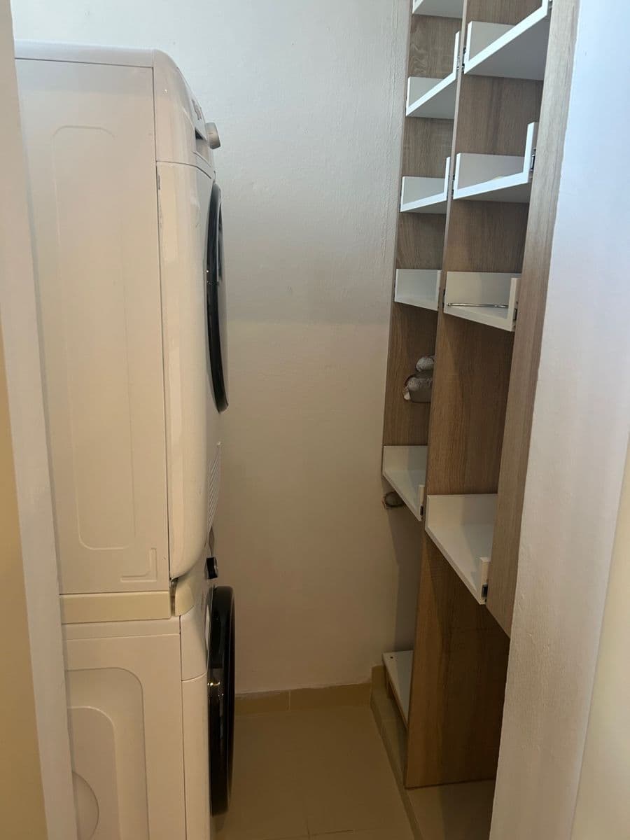 Prenájom bytu 3-izbový 121 m², Družstevní ochoz, Praha, Praha Prenájom bytu 3-izbový 121 m², Družstevní ochoz, Praha, Praha