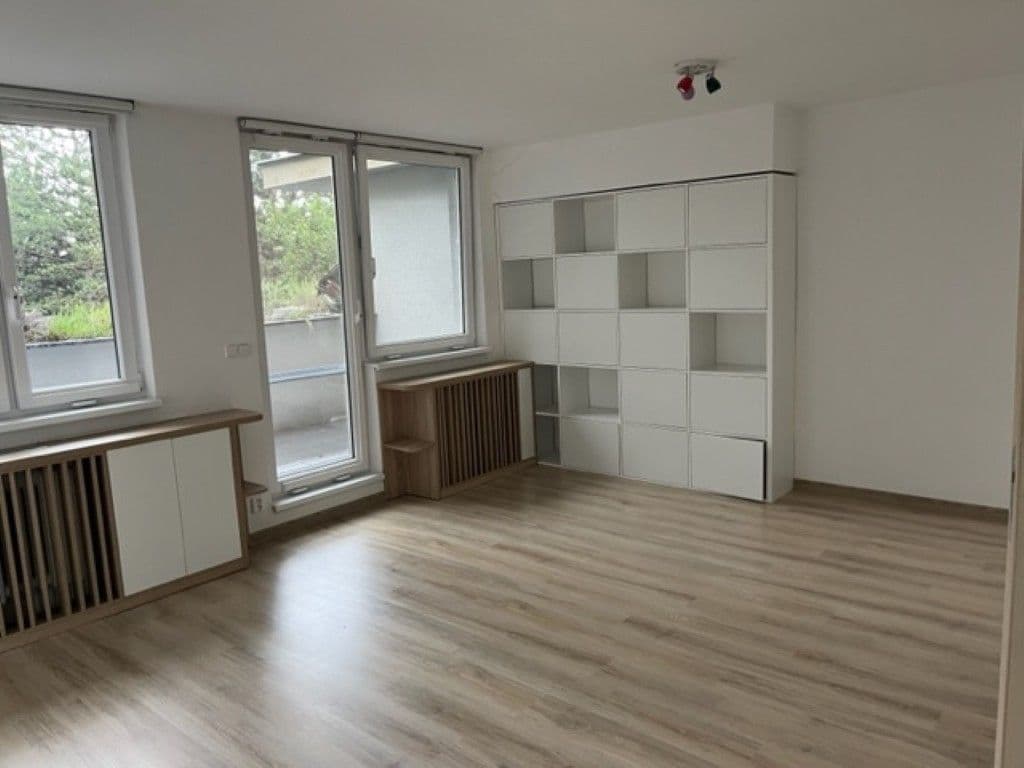 Prenájom bytu 3-izbový 121 m², Družstevní ochoz, Praha, Praha Prenájom bytu 3-izbový 121 m², Družstevní ochoz, Praha, Praha