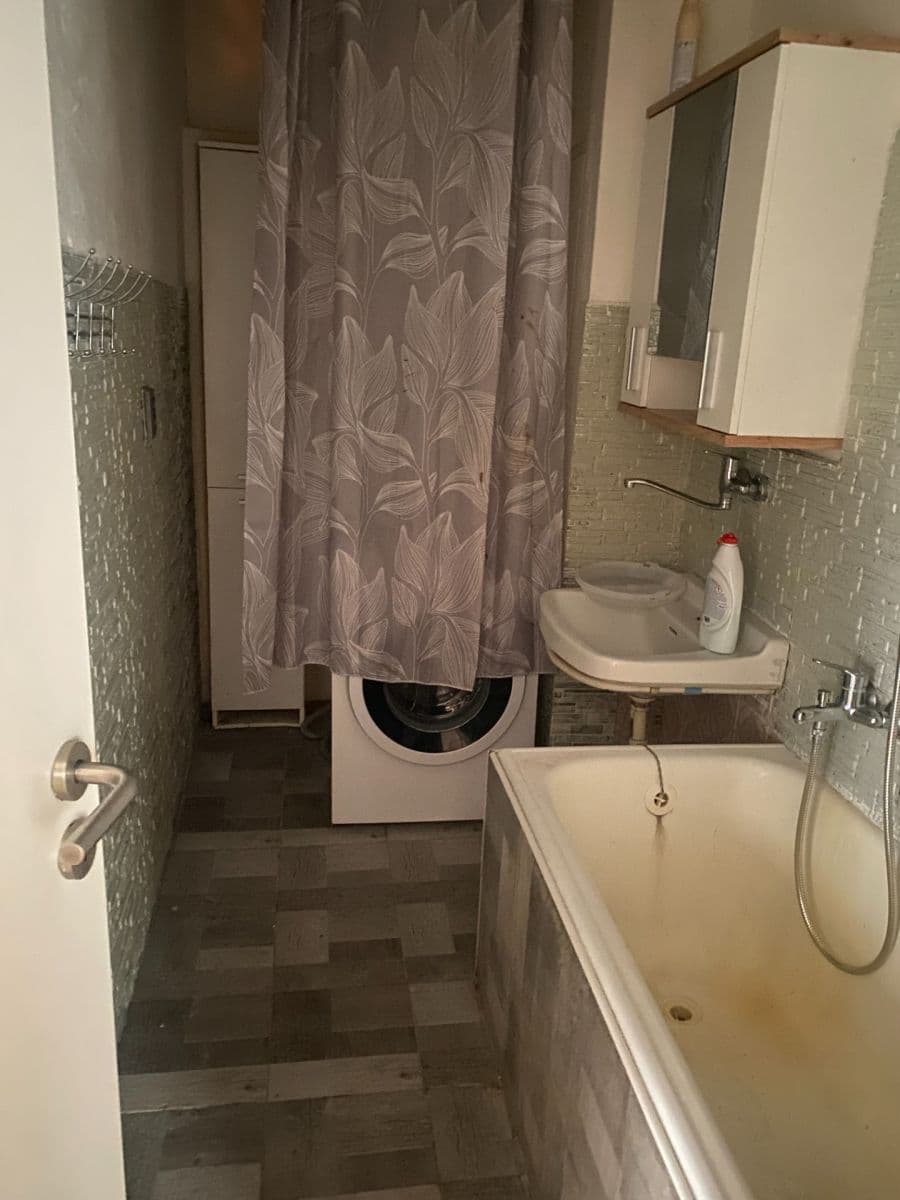 Predaj bytu 4-izbový 80 m², Hurbanova, Praha, Praha Predaj bytu 4-izbový 80 m², Hurbanova, Praha, Praha