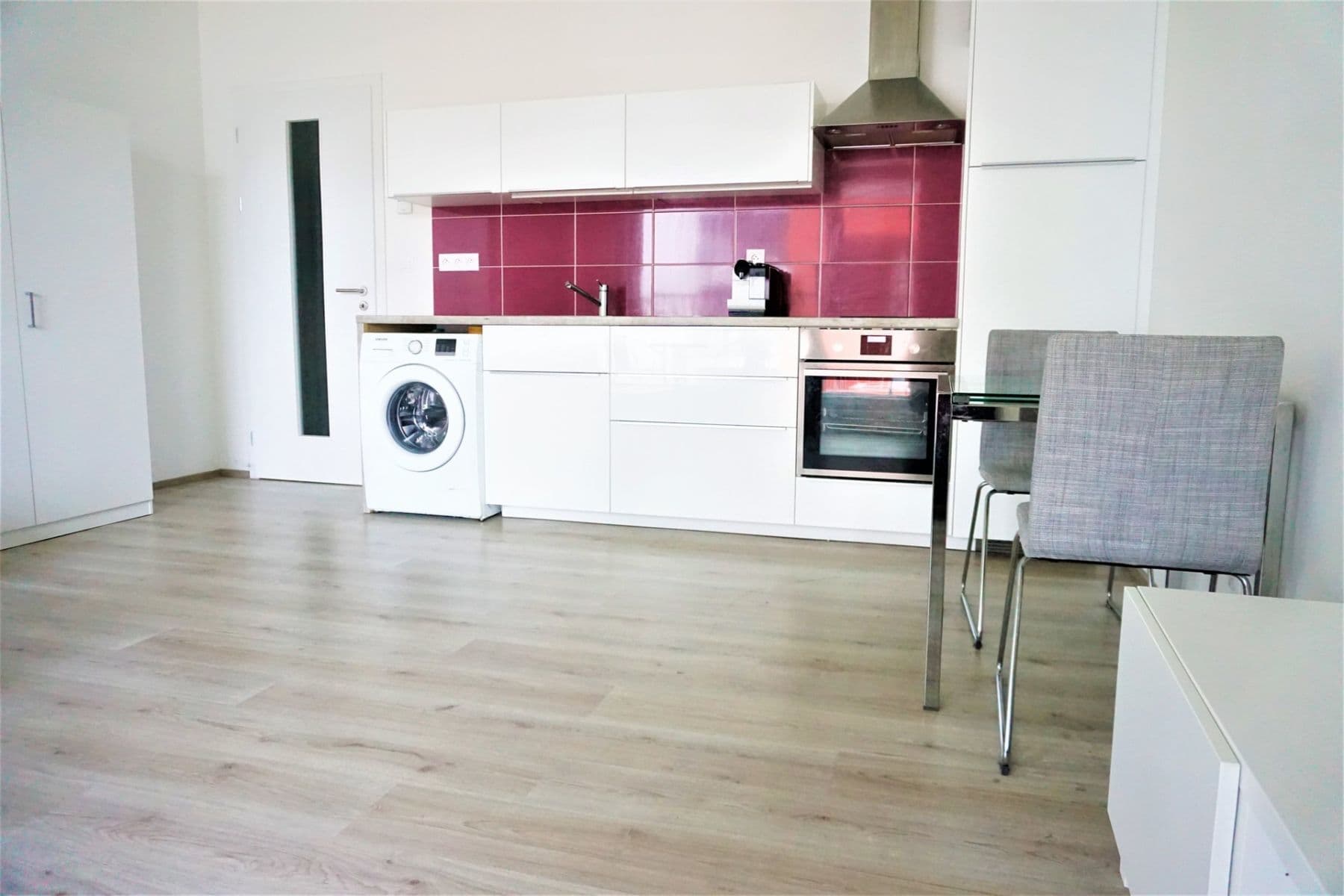 Prenájom bytu 1-izbový 39 m², Počernická, Praha, Praha Prenájom bytu 1-izbový 39 m², Počernická, Praha, Praha