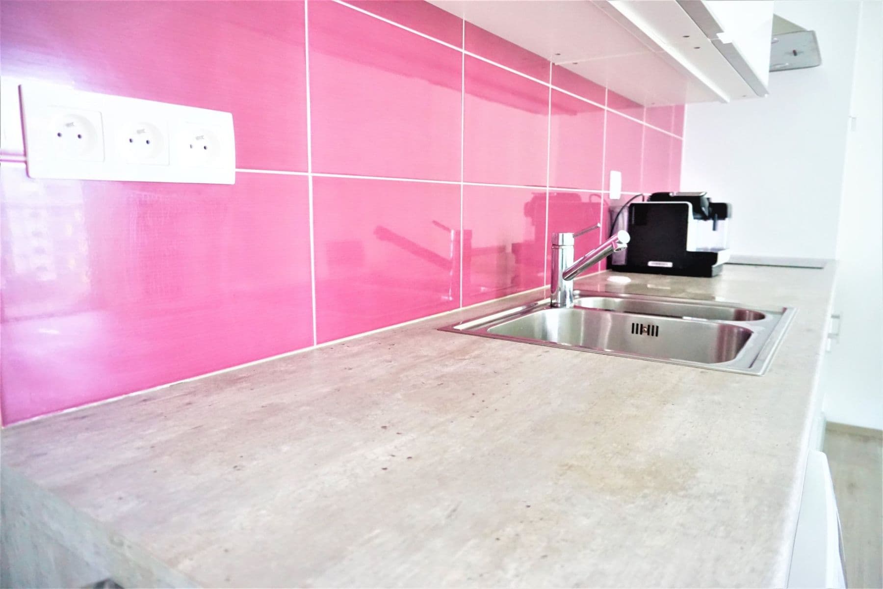 Prenájom bytu 1-izbový 39 m², Počernická, Praha, Praha Prenájom bytu 1-izbový 39 m², Počernická, Praha, Praha