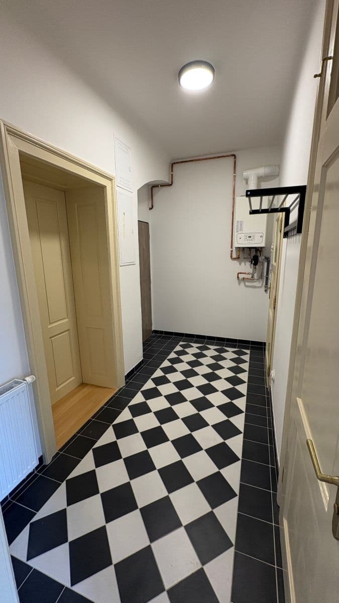 Prenájom bytu 3-izbový 69 m², Komenského, Opava, Moravskoslezský kraj Prenájom bytu 3-izbový 69 m², Komenského, Opava, Moravskoslezský kraj