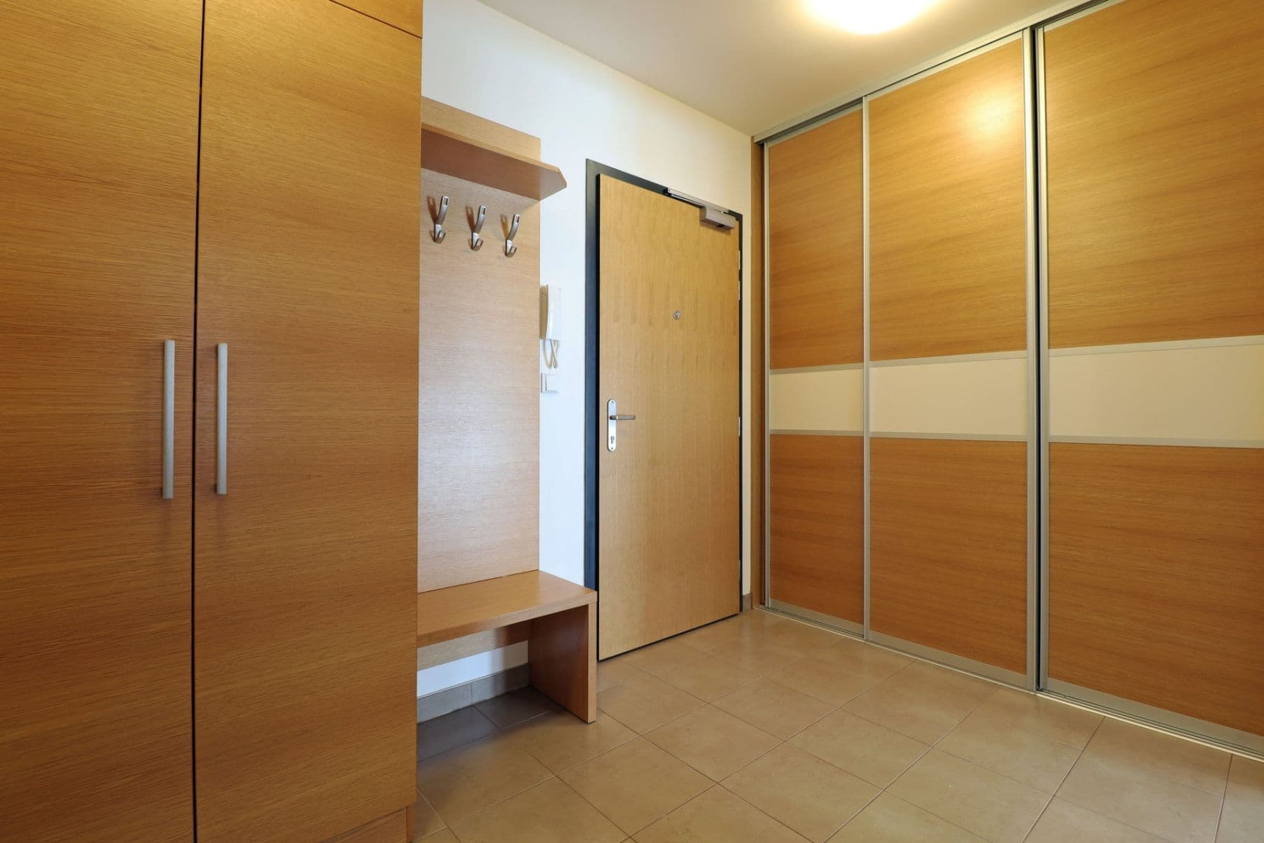 Prenájom bytu 2-izbový 63 m², Hanusova, Praha, Praha Prenájom bytu 2-izbový 63 m², Hanusova, Praha, Praha