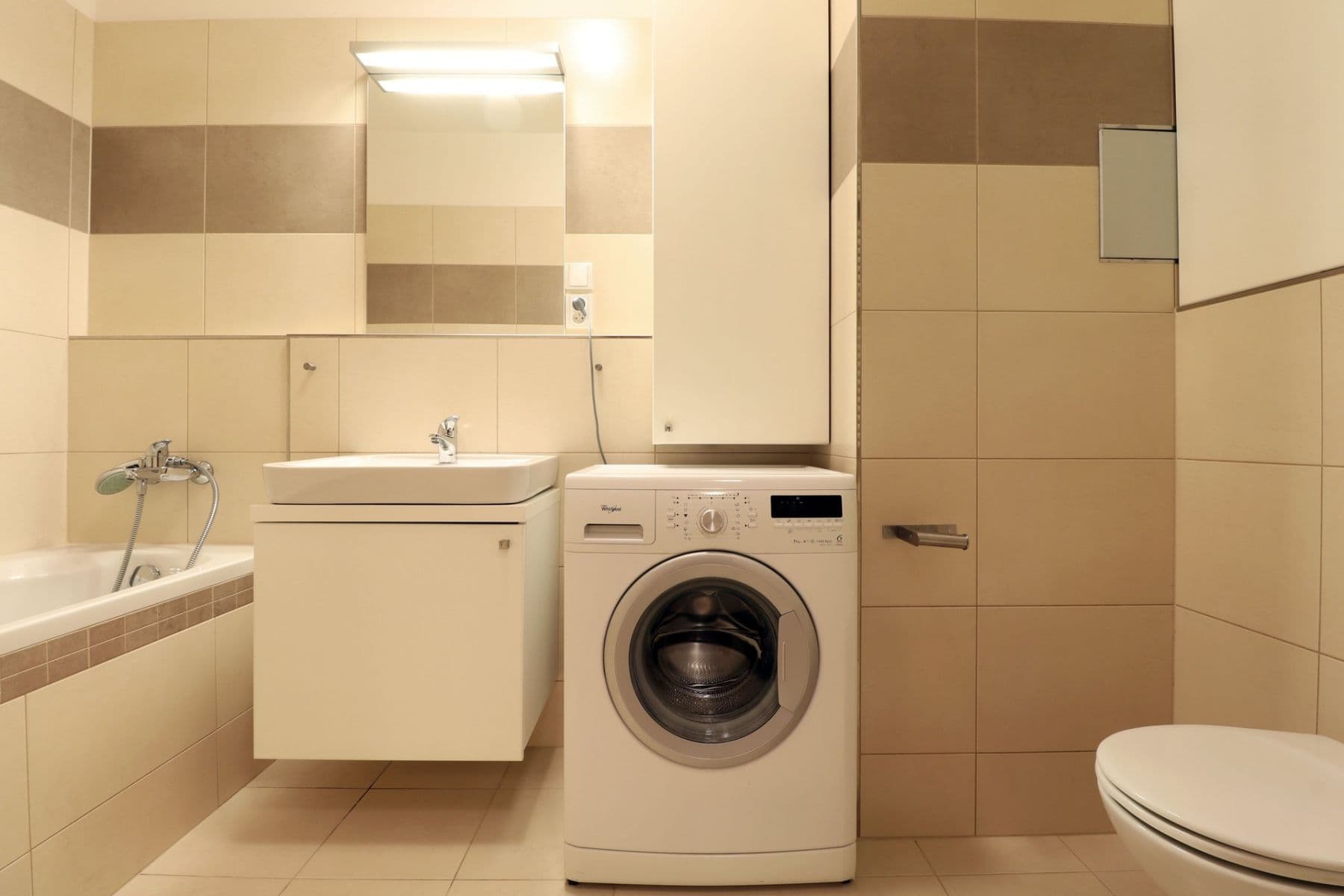 Prenájom bytu 2-izbový 63 m², Hanusova, Praha, Praha Prenájom bytu 2-izbový 63 m², Hanusova, Praha, Praha