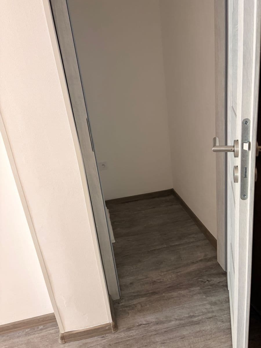 Prenájom bytu 2-izbový 38 m², náměstí Dr. M. Horákové, Karlovy Vary, Karlovarský kraj Prenájom bytu 2-izbový 38 m², náměstí Dr. M. Horákové, Karlovy Vary, Karlovarský kraj