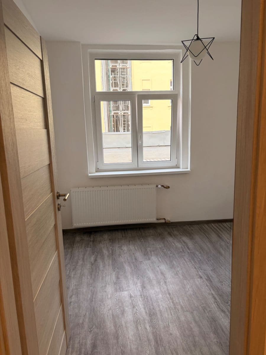 Prenájom bytu 2-izbový 38 m², náměstí Dr. M. Horákové, Karlovy Vary, Karlovarský kraj Prenájom bytu 2-izbový 38 m², náměstí Dr. M. Horákové, Karlovy Vary, Karlovarský kraj