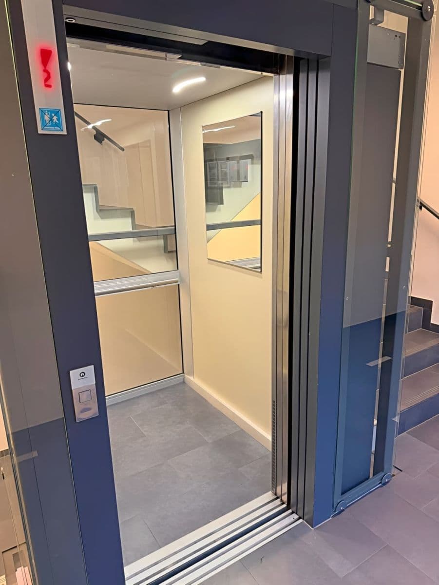 Prenájom bytu 2-izbový 63 m², Žitenická, Praha, Praha Prenájom bytu 2-izbový 63 m², Žitenická, Praha, Praha