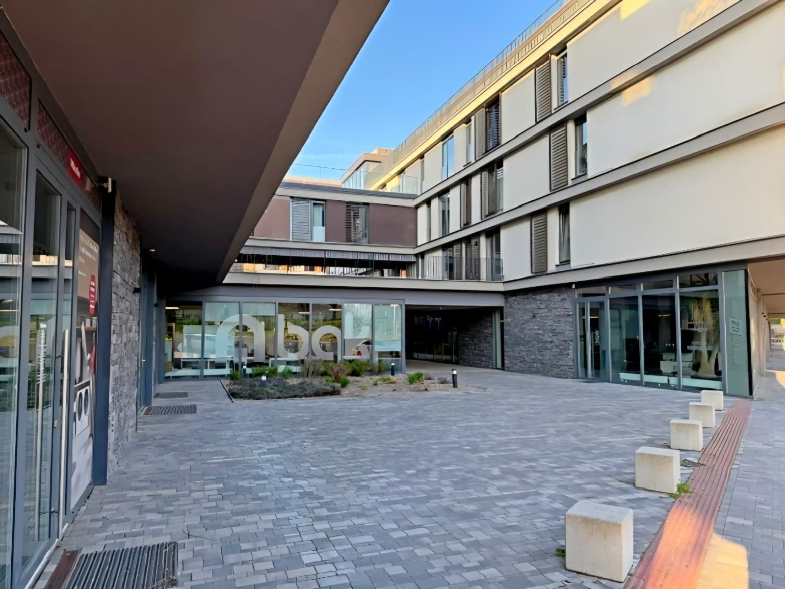 Prenájom bytu 2-izbový 63 m², Žitenická, Praha, Praha Prenájom bytu 2-izbový 63 m², Žitenická, Praha, Praha