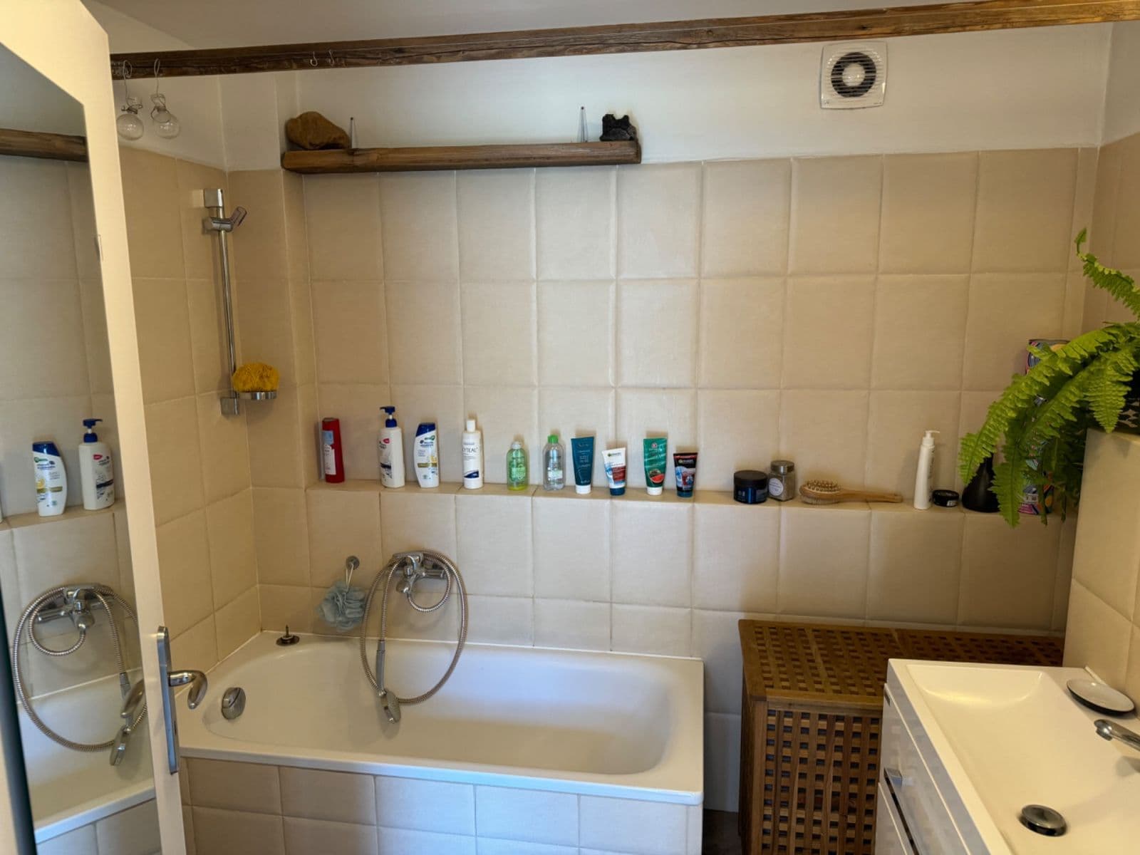 Prenájom domu 185 m², pozemek 2.075 m², Vlkov pod Oškobrhem, Středočeský kraj Prenájom domu 185 m², pozemek 2.075 m², Vlkov pod Oškobrhem, Středočeský kraj