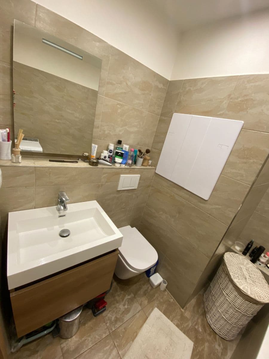 Prenájom bytu 2-izbový 43 m², M. Švabinského, Kladno, Středočeský kraj Prenájom bytu 2-izbový 43 m², M. Švabinského, Kladno, Středočeský kraj