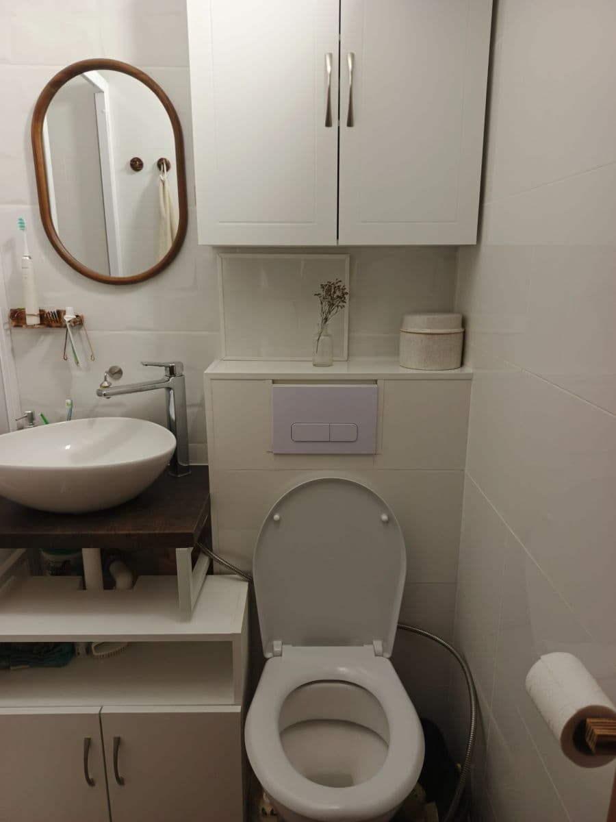 Prenájom bytu 1-izbový 30 m², Šestajovická, Praha, Praha Prenájom bytu 1-izbový 30 m², Šestajovická, Praha, Praha