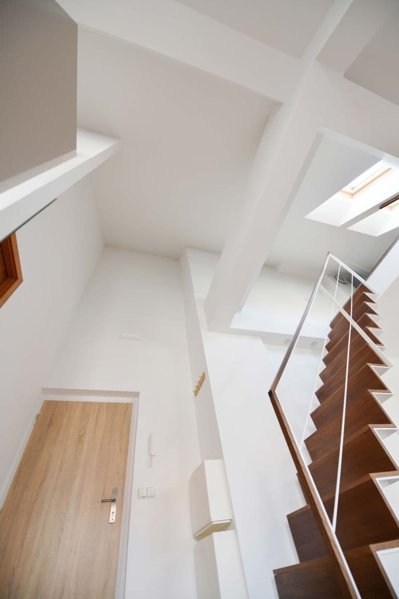 Predaj bytu 1-izbový 58 m², Kamenická, Praha, Praha Predaj bytu 1-izbový 58 m², Kamenická, Praha, Praha