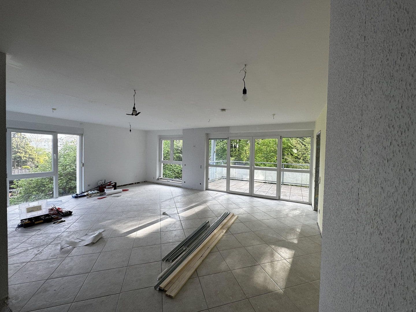 Prenájom bytu 5-izbový 160 m², Bruchköbel, Hesensko Prenájom bytu 5-izbový 160 m², Bruchköbel, Hesensko