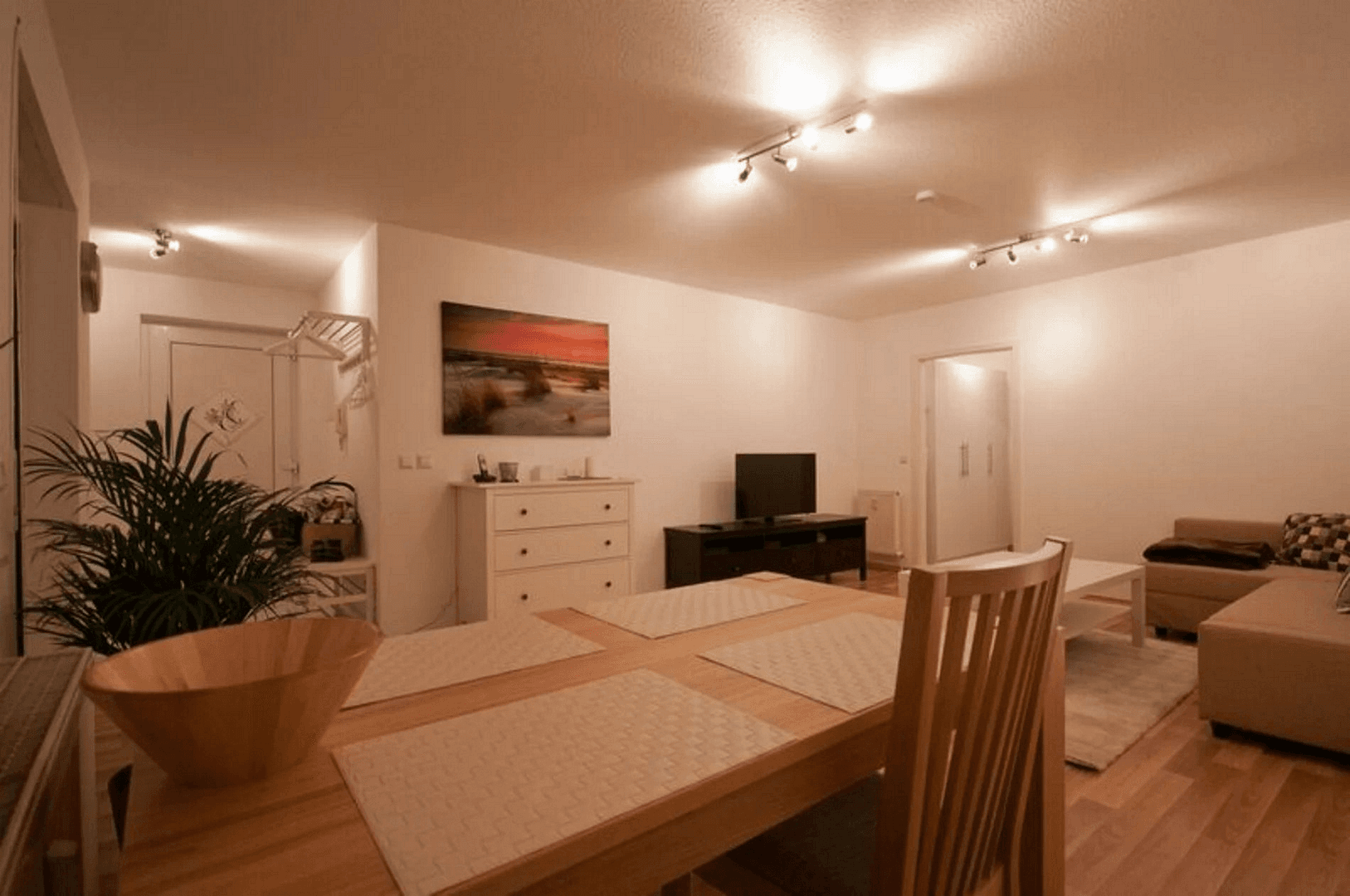 Prenájom bytu 2-izbový 60 m², Karlsruhe, Bádensko-Wurttembersko Prenájom bytu 2-izbový 60 m², Karlsruhe, Bádensko-Wurttembersko