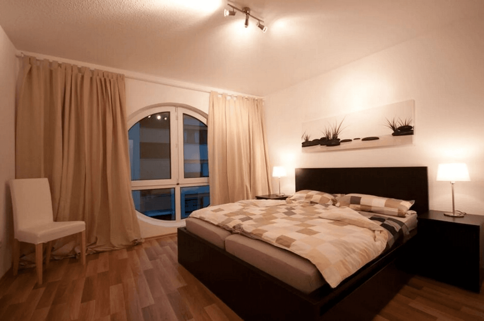 Prenájom bytu 2-izbový 60 m², Karlsruhe, Bádensko-Wurttembersko Prenájom bytu 2-izbový 60 m², Karlsruhe, Bádensko-Wurttembersko