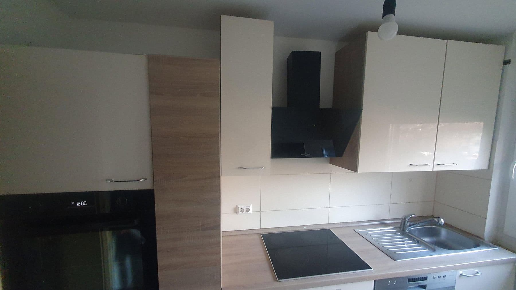 Predaj bytu 3-izbový 75 m², Esslingen am Neckar, Bádensko-Wurttembersko Predaj bytu 3-izbový 75 m², Esslingen am Neckar, Bádensko-Wurttembersko