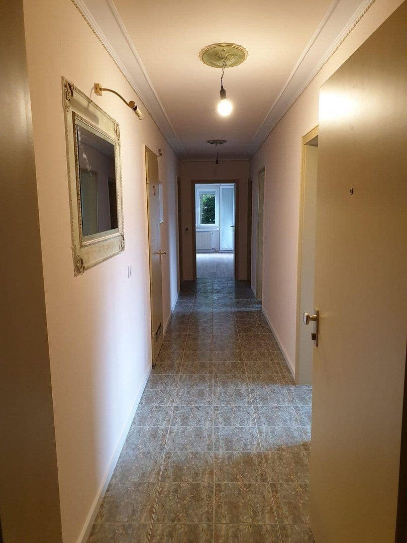 Predaj bytu 3-izbový 75 m², Esslingen am Neckar, Bádensko-Wurttembersko Predaj bytu 3-izbový 75 m², Esslingen am Neckar, Bádensko-Wurttembersko