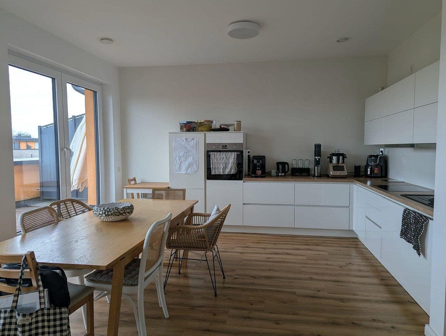 Prenájom bytu 4-izbový 110 m², Prinz-Ferdiand-Str. 142, Krefeld, Severné Porýnie - Westfálsko Prenájom bytu 4-izbový 110 m², Prinz-Ferdiand-Str. 142, Krefeld, Severné Porýnie - Westfálsko