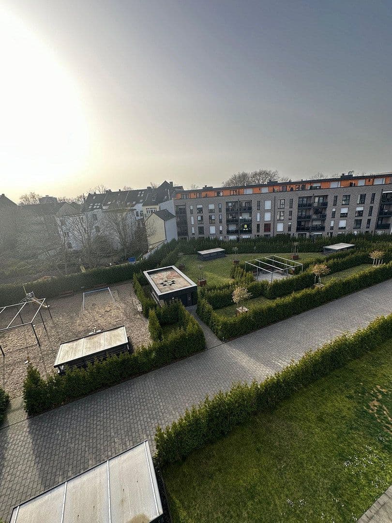 Prenájom bytu 4-izbový 110 m², Prinz-Ferdiand-Str. 142, Krefeld, Severné Porýnie - Westfálsko Prenájom bytu 4-izbový 110 m², Prinz-Ferdiand-Str. 142, Krefeld, Severné Porýnie - Westfálsko