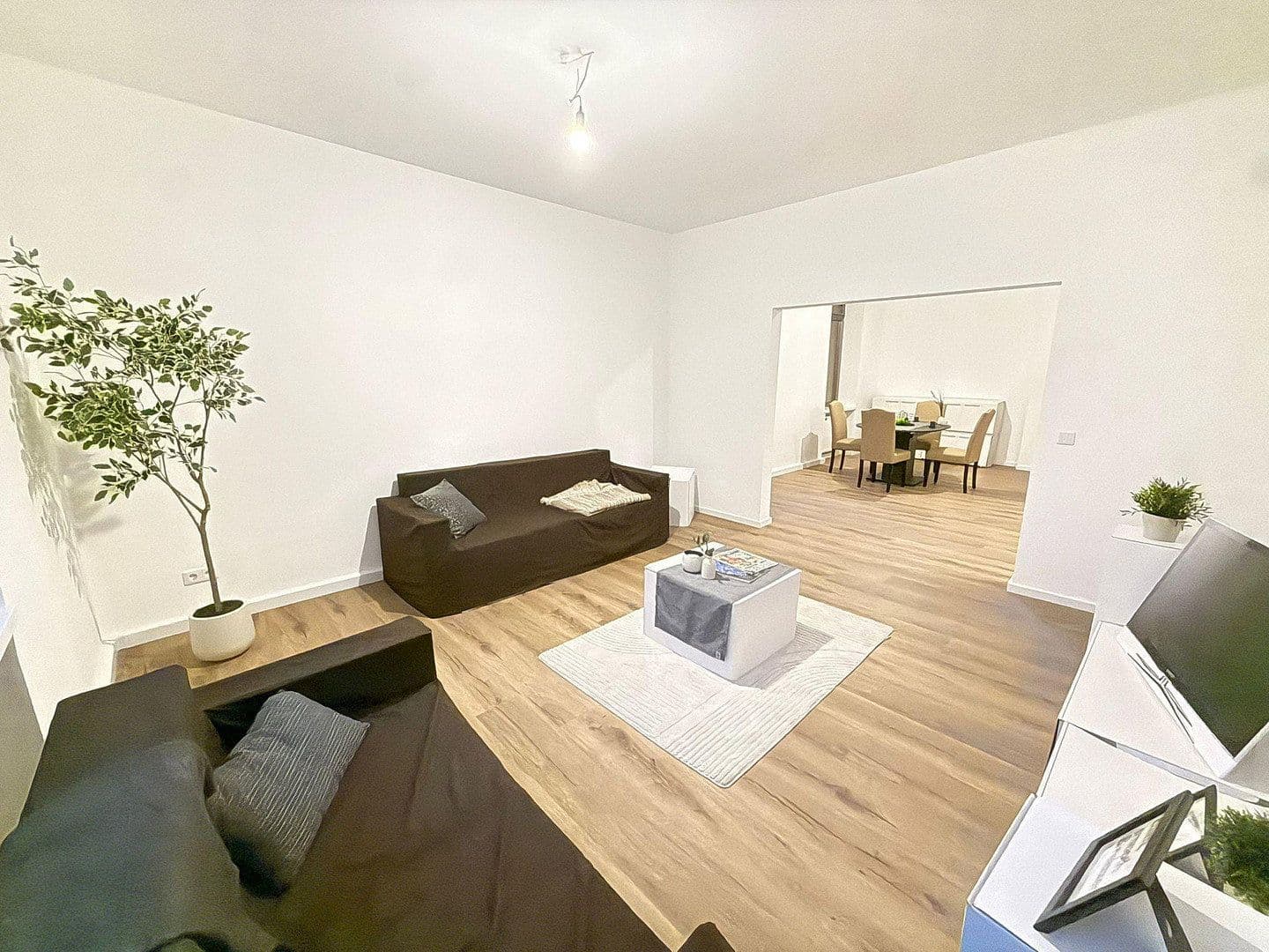 Predaj bytu 7-izbový 190 m², Offenbach an der Queich, Porýnie-Falcko Predaj bytu 7-izbový 190 m², Offenbach an der Queich, Porýnie-Falcko