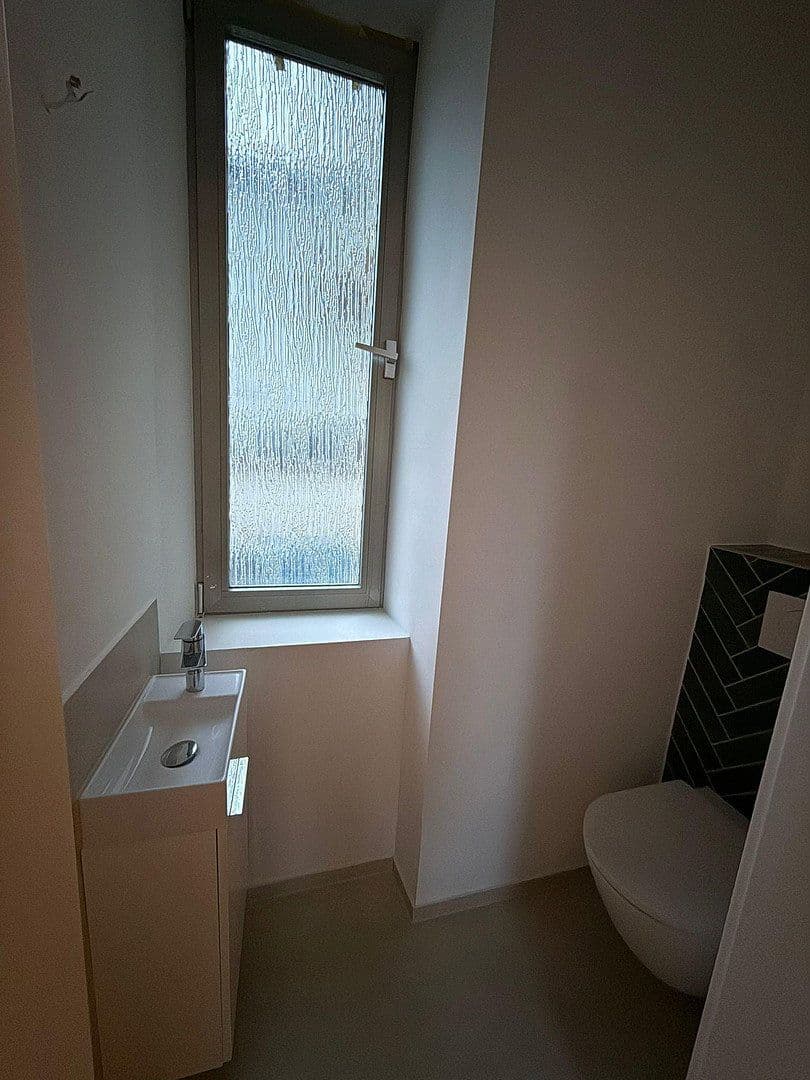Predaj bytu 7-izbový 190 m², Offenbach an der Queich, Porýnie-Falcko Predaj bytu 7-izbový 190 m², Offenbach an der Queich, Porýnie-Falcko