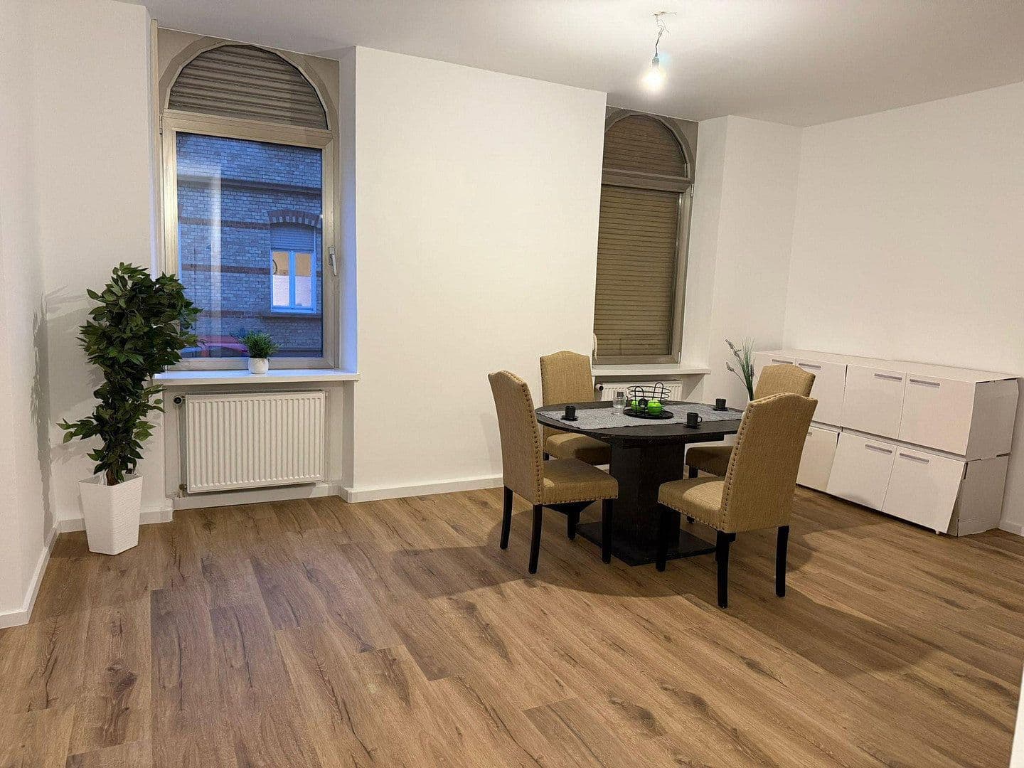 Predaj bytu 7-izbový 190 m², Offenbach an der Queich, Porýnie-Falcko Predaj bytu 7-izbový 190 m², Offenbach an der Queich, Porýnie-Falcko