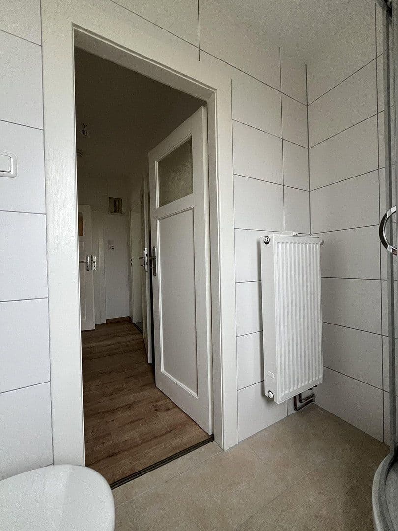 Prenájom bytu 3-izbový 51 m², Alte Holzhausener Straße 8, Leipzig, Sasko Prenájom bytu 3-izbový 51 m², Alte Holzhausener Straße 8, Leipzig, Sasko