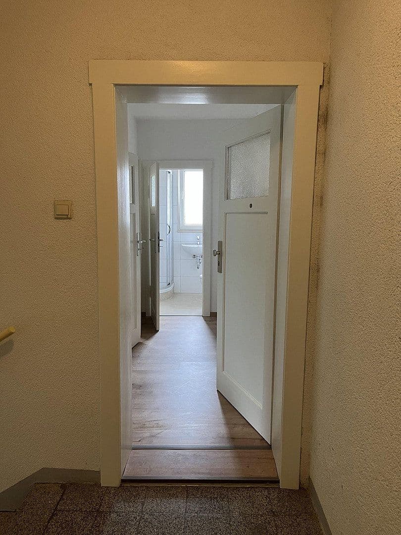 Prenájom bytu 3-izbový 51 m², Alte Holzhausener Straße 8, Leipzig, Sasko Prenájom bytu 3-izbový 51 m², Alte Holzhausener Straße 8, Leipzig, Sasko