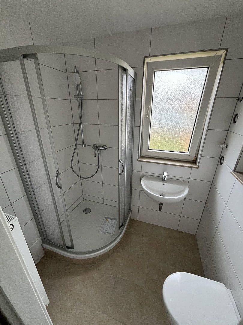 Prenájom bytu 3-izbový 51 m², Alte Holzhausener Straße 8, Leipzig, Sasko Prenájom bytu 3-izbový 51 m², Alte Holzhausener Straße 8, Leipzig, Sasko