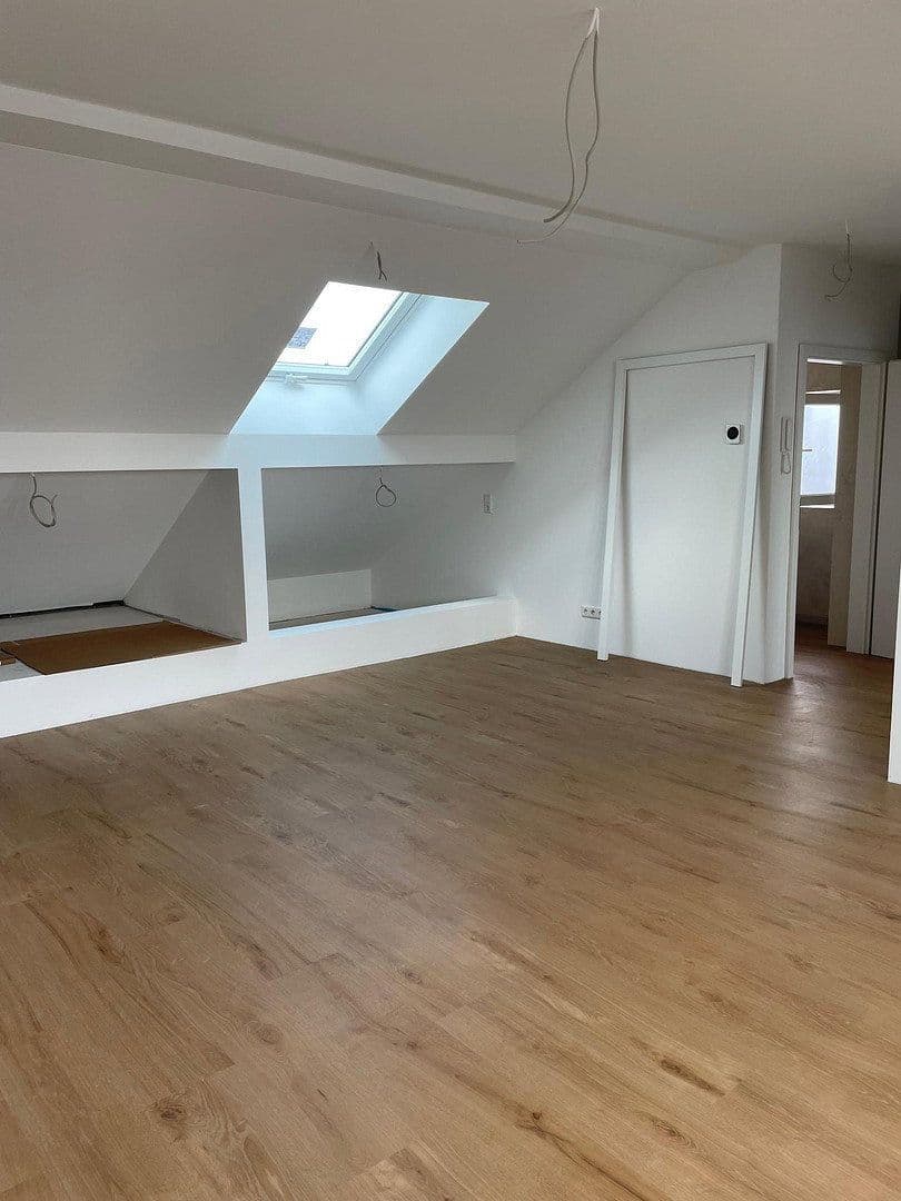 Prenájom bytu 3-izbový 77 m², Rodenbach, Porýnie-Falcko Prenájom bytu 3-izbový 77 m², Rodenbach, Porýnie-Falcko