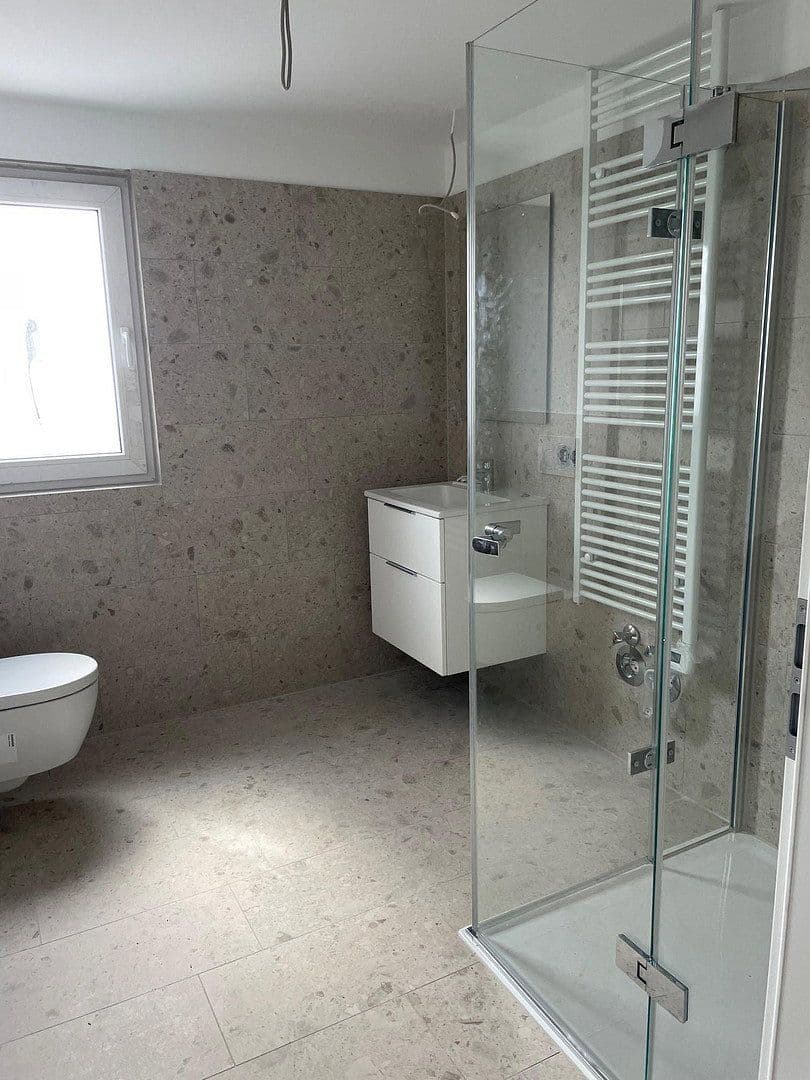 Prenájom bytu 3-izbový 77 m², Rodenbach, Porýnie-Falcko Prenájom bytu 3-izbový 77 m², Rodenbach, Porýnie-Falcko