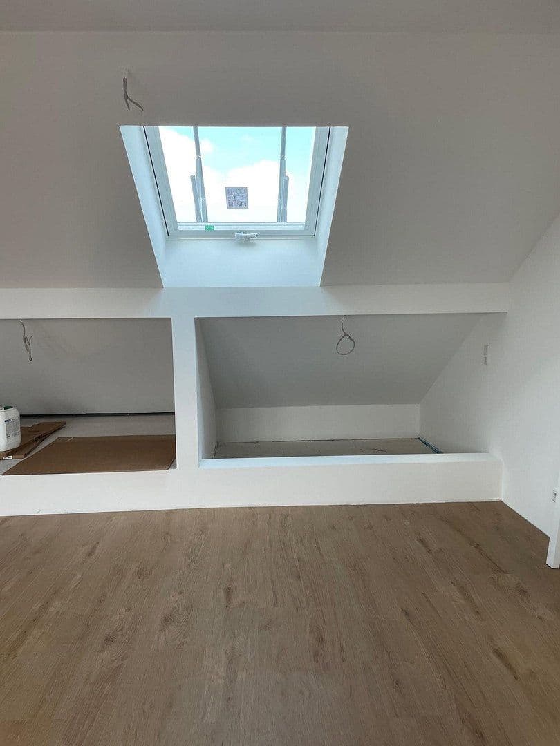 Prenájom bytu 3-izbový 77 m², Rodenbach, Porýnie-Falcko Prenájom bytu 3-izbový 77 m², Rodenbach, Porýnie-Falcko