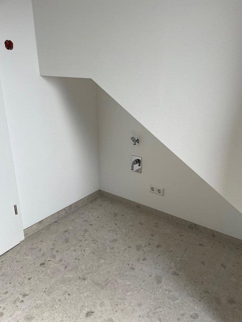 Prenájom bytu 3-izbový 77 m², Rodenbach, Porýnie-Falcko Prenájom bytu 3-izbový 77 m², Rodenbach, Porýnie-Falcko