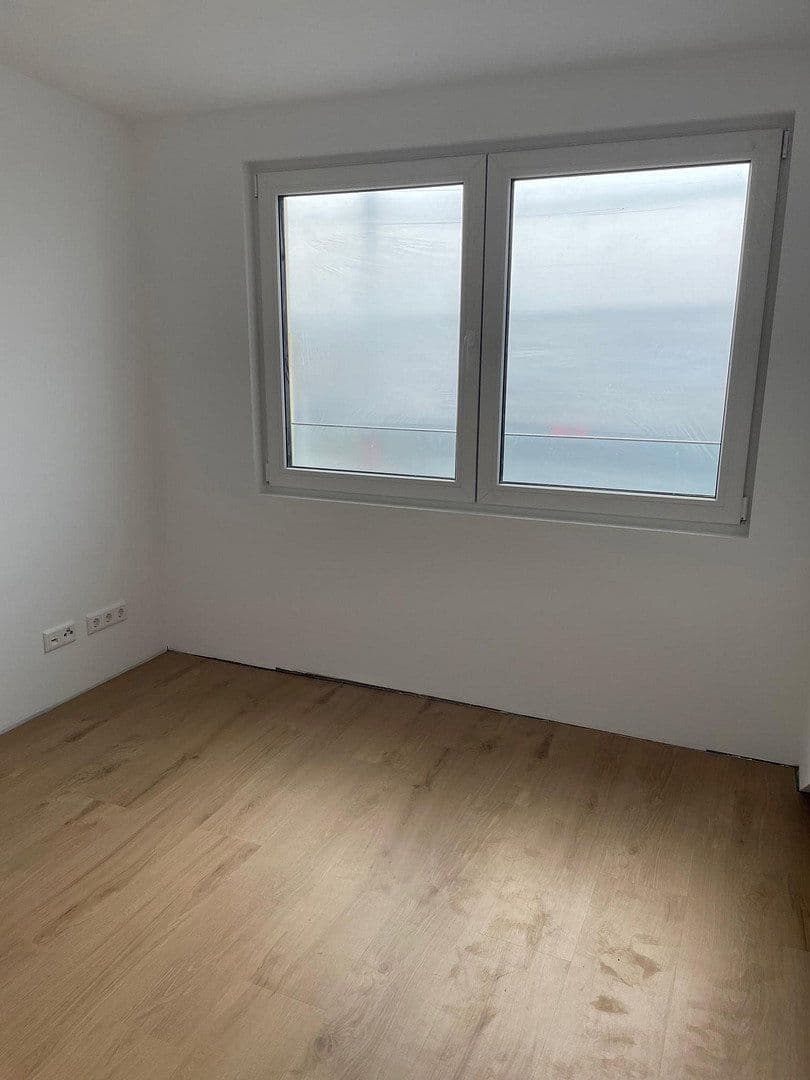 Prenájom bytu 3-izbový 77 m², Rodenbach, Porýnie-Falcko Prenájom bytu 3-izbový 77 m², Rodenbach, Porýnie-Falcko