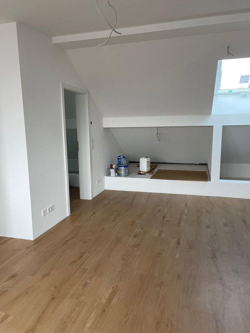 Prenájom bytu 3-izbový 77 m², Rodenbach, Porýnie-Falcko Prenájom bytu 3-izbový 77 m², Rodenbach, Porýnie-Falcko